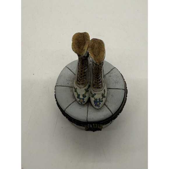 Victorian Jewelry New Box Hinged Trinket Boots Vintage Nostalgic MR1803 NEW 1999 - Picture 6 of 13